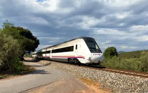 Un tren de Renfe para hablar del abono gratuito